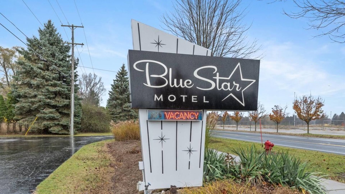 Douglas Hotel | Blue Star Motel #9 - Studio Hotel, Sleeps 2