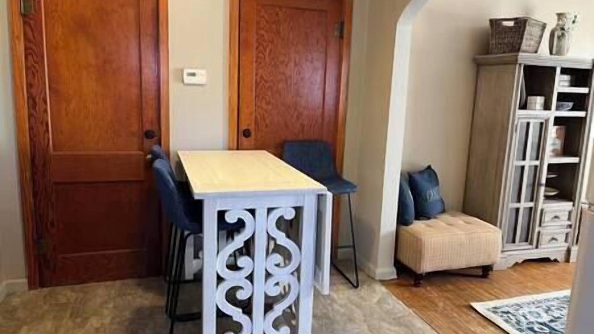 Hermann Apartment | Blue Suite at Brickhouse Inn