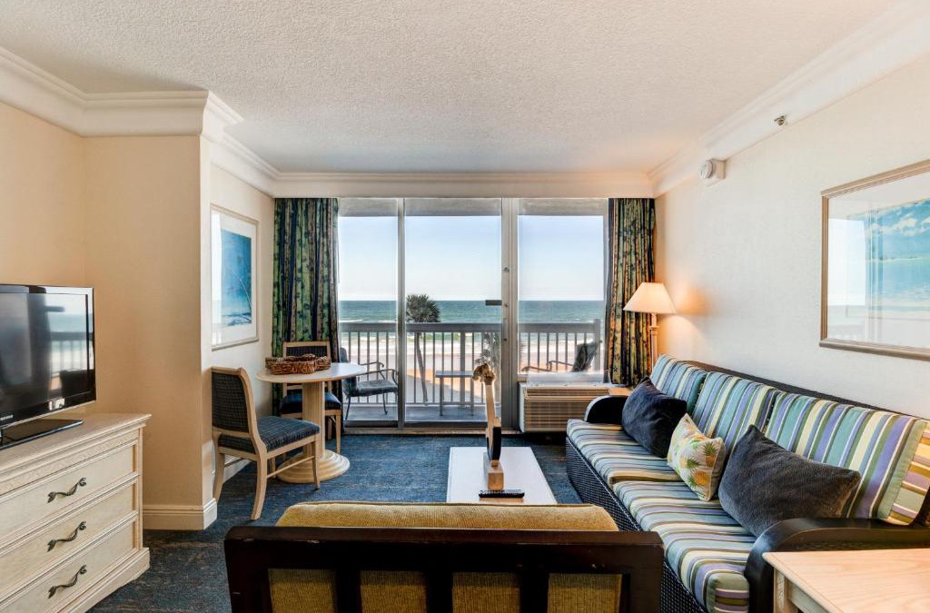 Ortona Park House | Blue Sunrise Oceanfront with Kitchen