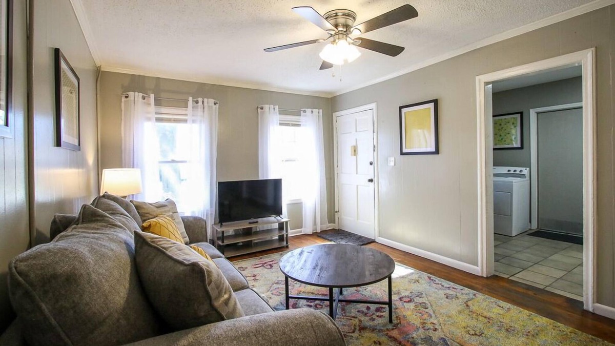 Parkside House | Blue-themed Duplex, Quick Drive to Downtown+Pets