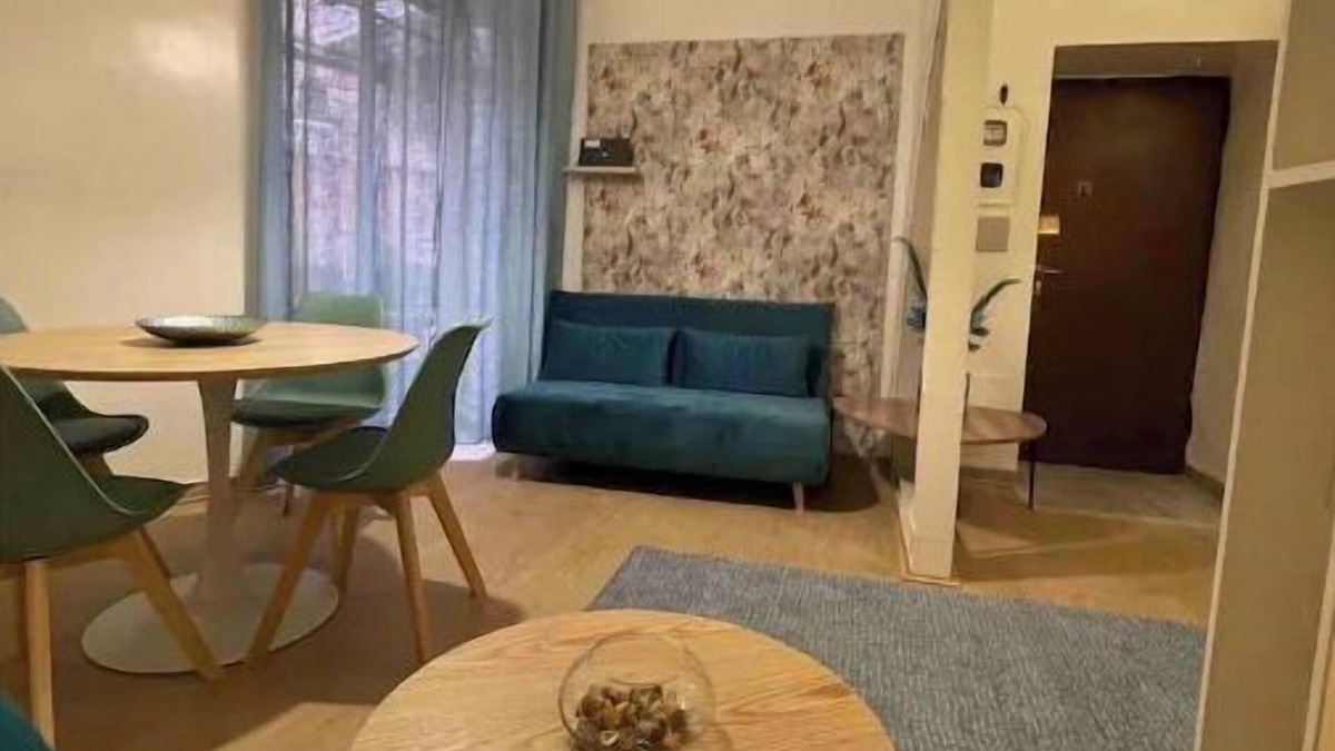 Zona IV Casal Boccone House | Blue vatican house