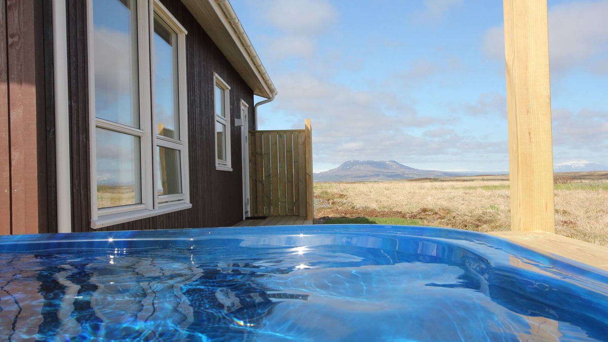 Reykholt Cabin | Blue View Cabin 5A with Hot Tub
