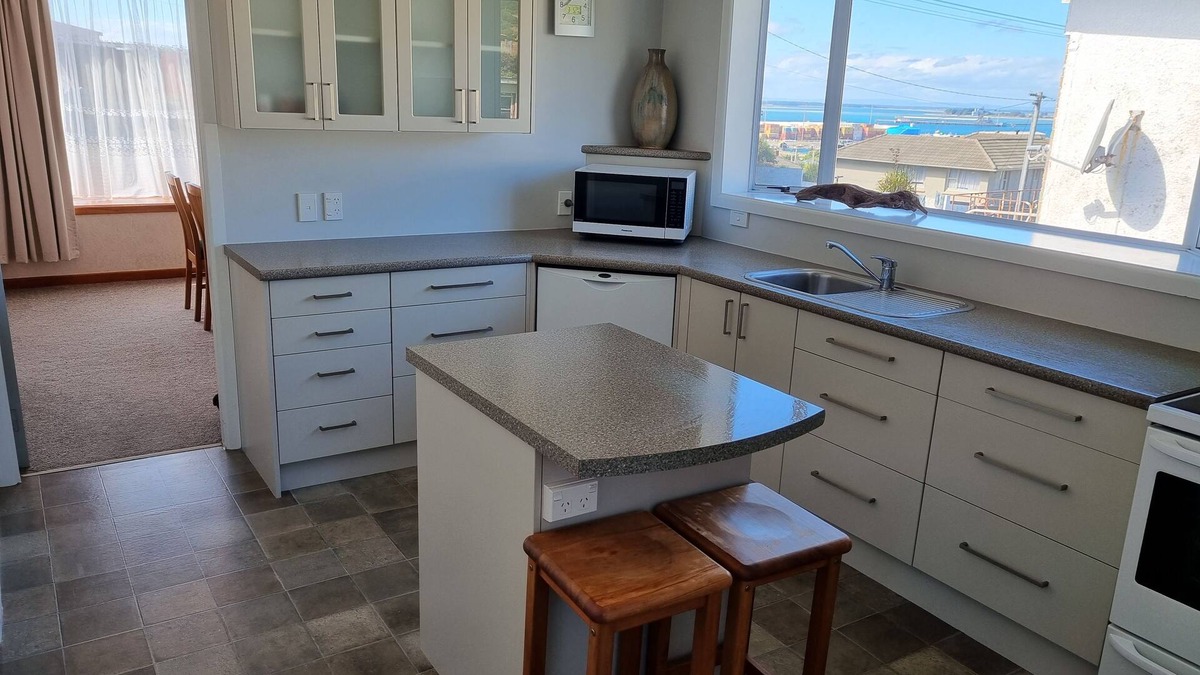 Bluff House | Blue view holiday home
