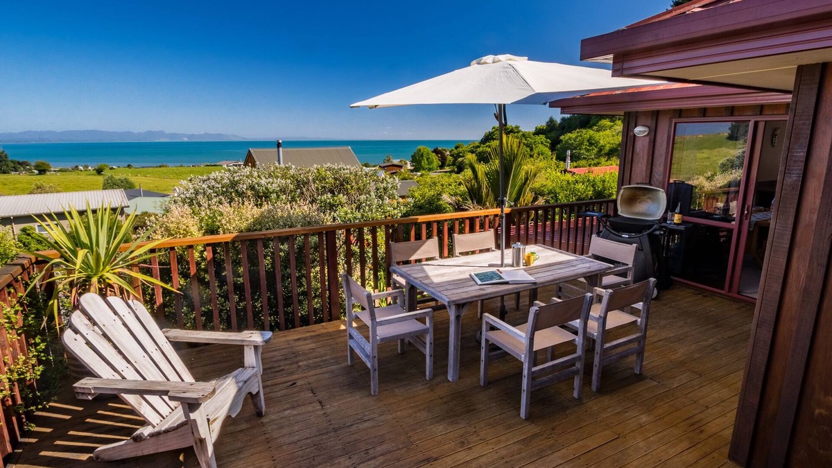 Pohara House | Blue Views - Pohara Holiday Home