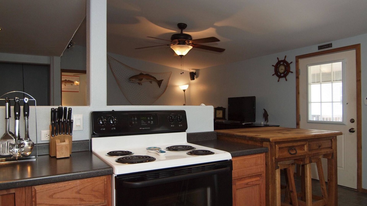 Leeward Sands House | Blue Water Fisherman 614SP