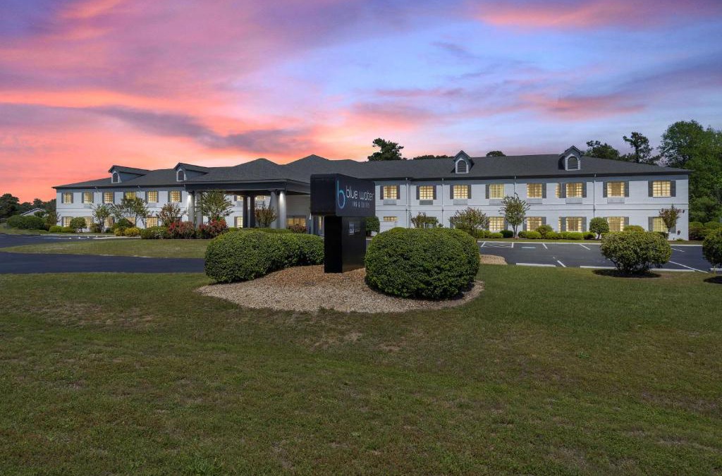 Sneads Ferry Hotel | Blue Water Inn & Suites BW Signature Collection