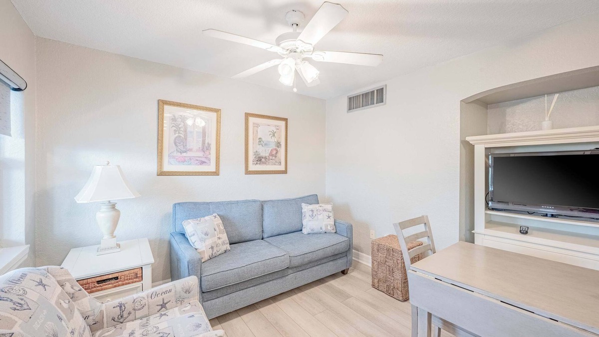 Clearwater Beach Hotel | Blue Wave Suites: Make Waves in Clearwater Beach