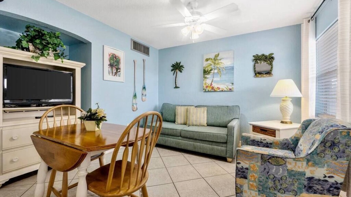 Clearwater Beach Hotel | Blue Wave Suites: Make Waves in Clearwater Beach