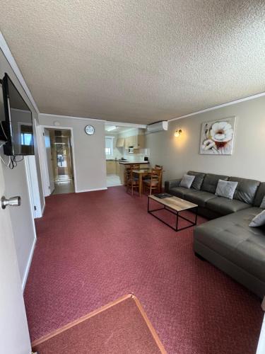 Warrnambool Apartment | Blue Whale Motor Inn & Apartments