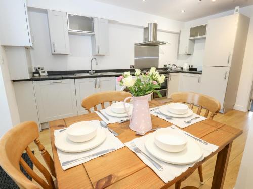 Selby House | Bluebell Cottage