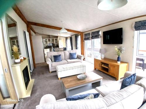 Skegness Resort | Bluebell Luxury 2 Bedroom Lodge at Southview Holiday Park
