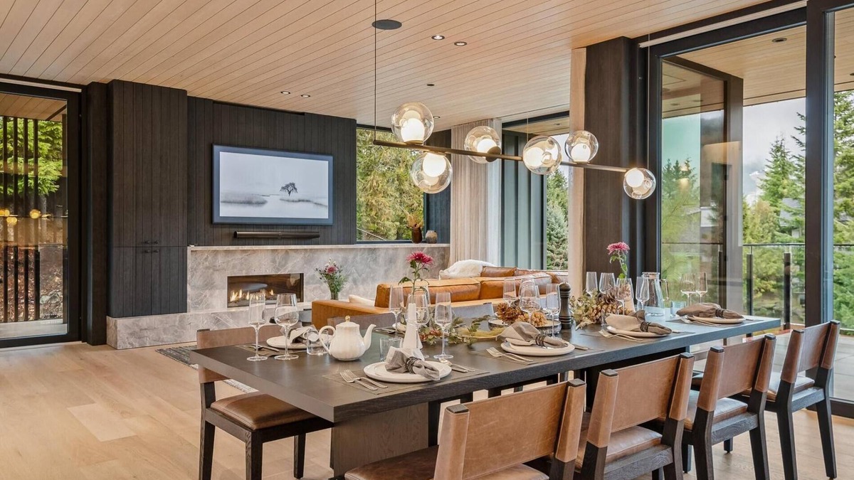 Blueberry Hill Ski Chalet | Blueberry Hill Retreat | Luxury, Close to everything, hot tub, incredible views,