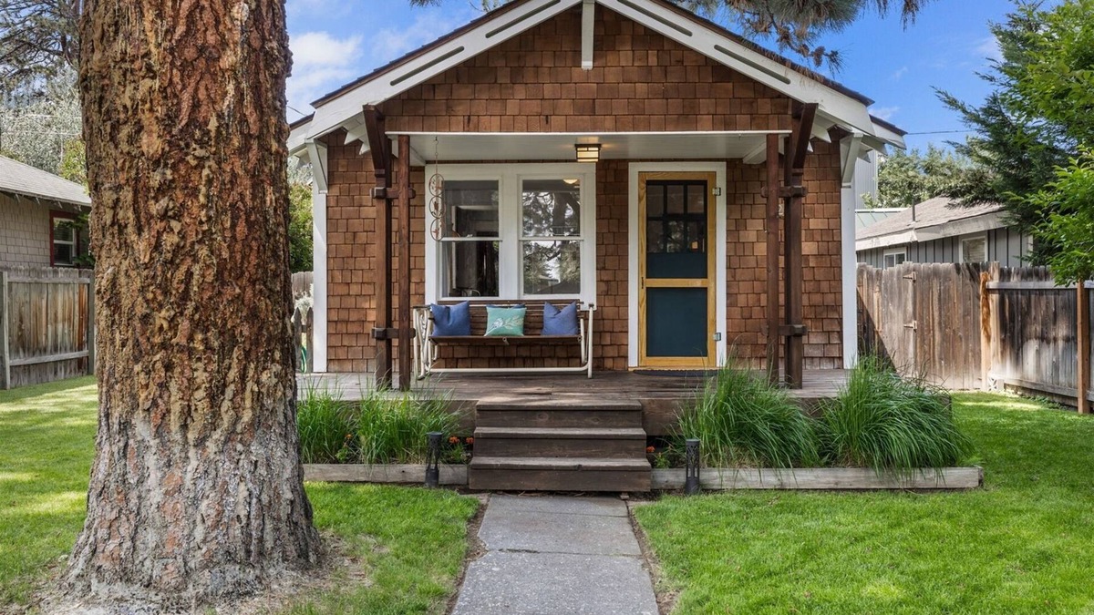 River West House | Bluebird Day - Desert Moon