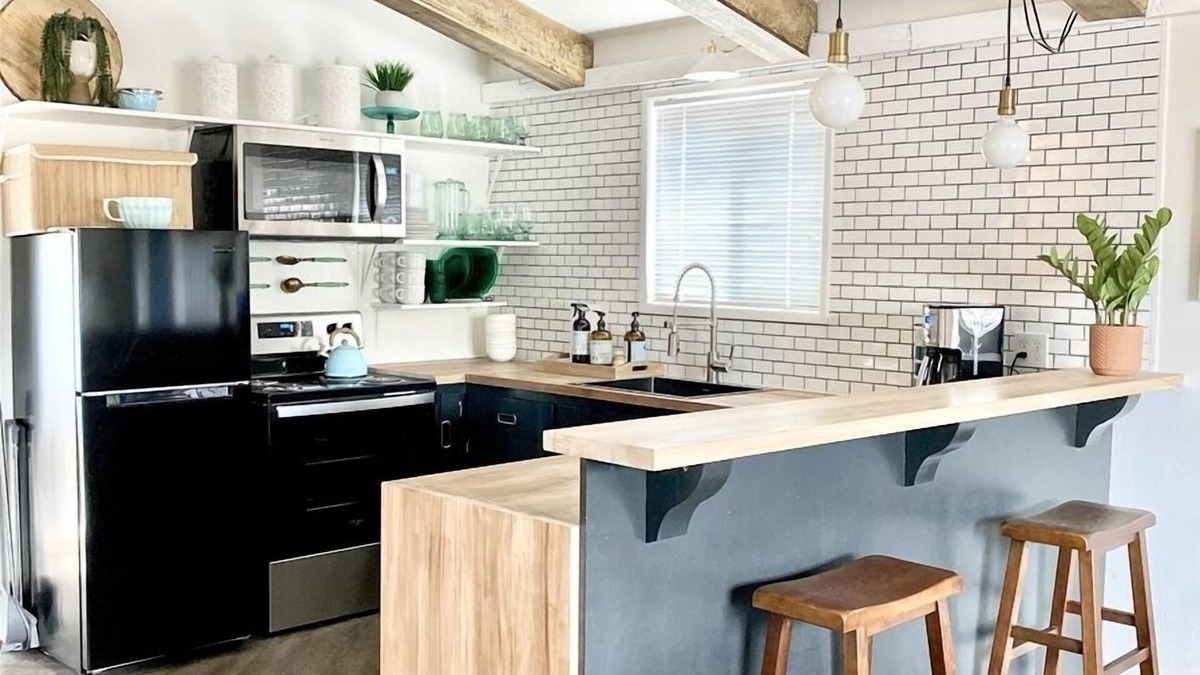 River West House | Bluebird Day - Fox Den South