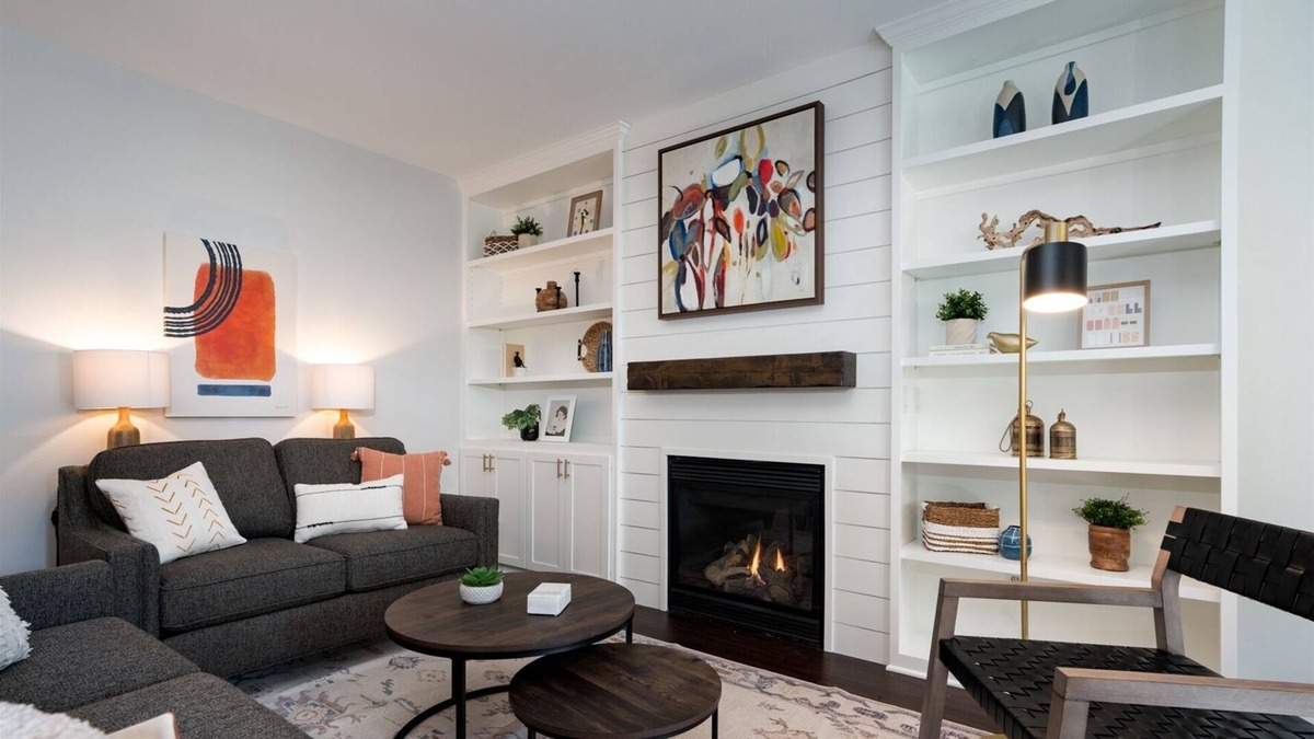 Southwest Bend House | Bluebird Day - Pinewood