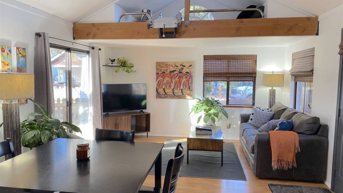 Old Bend House | Bluebird Day - River Gem Bungalow