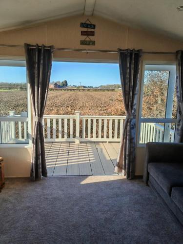 Scratby Apartment | Bluebird Skies - A cosy getaway
