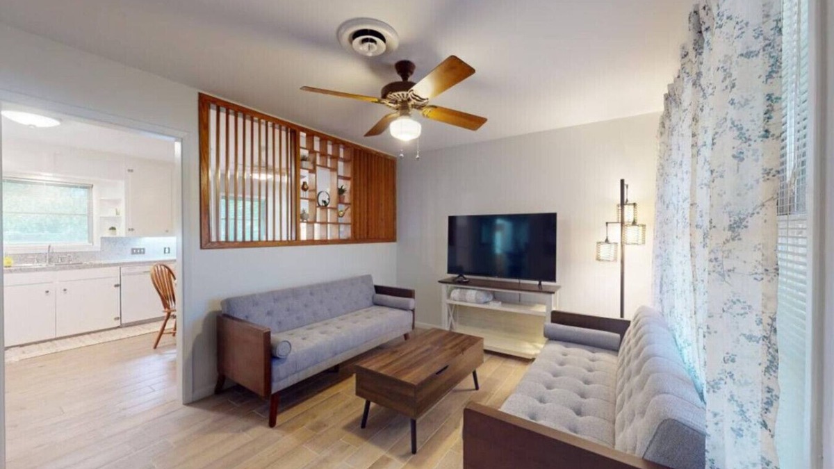 Navasota House | Bluebonnet Bungalow ~ Aggieland Vacation Rentals