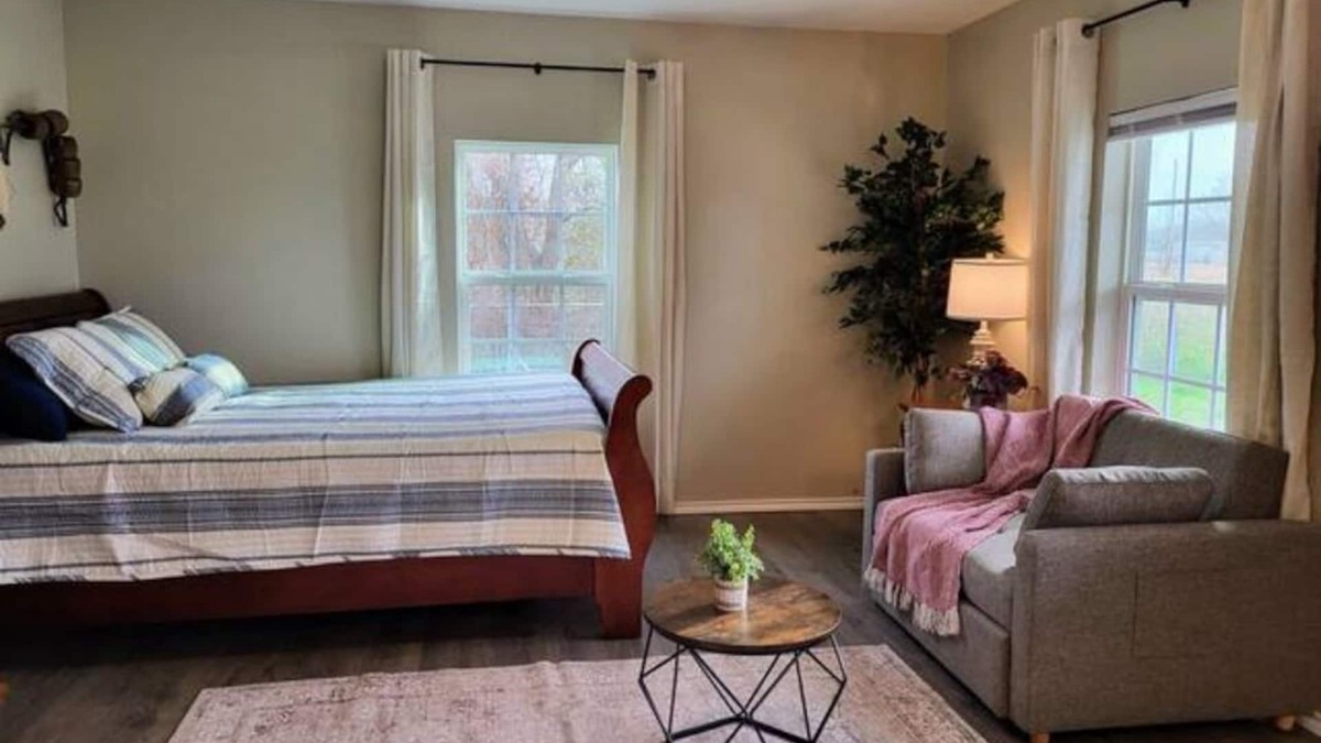 West Tawakoni Apartment | Bluebonnet Cottages by the Lake - Cabin 4