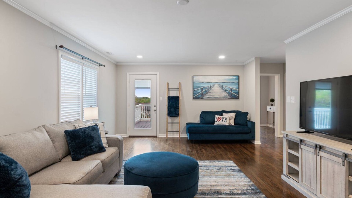 Bowling Green Condo | Bluegrass Getaway Suite Downtown Bowling Green!