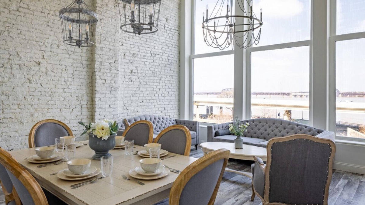 West Main Historic District Condo | Bluegrass River View! Soak & Savor by Hollyhock