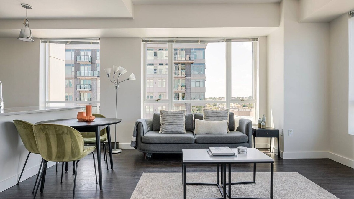 Assembly Square Apartment | Blueground | Assembly Square, pool, nr Mystic River