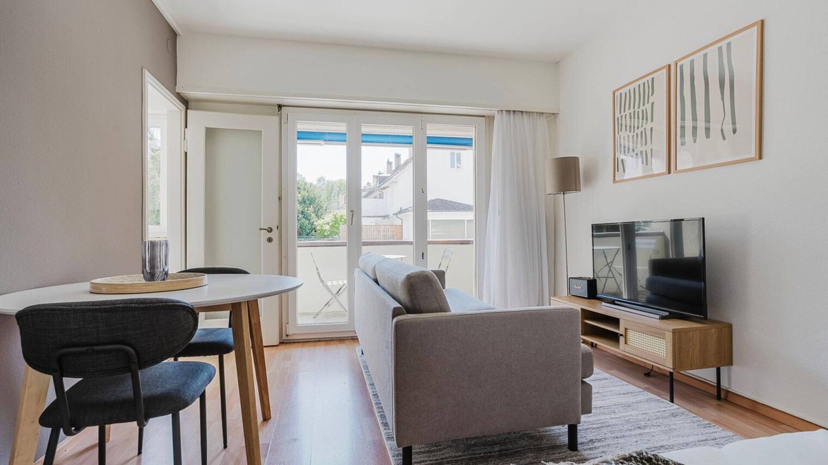 Breite Apartment | Blueground | Breite, elev, washer, balcony