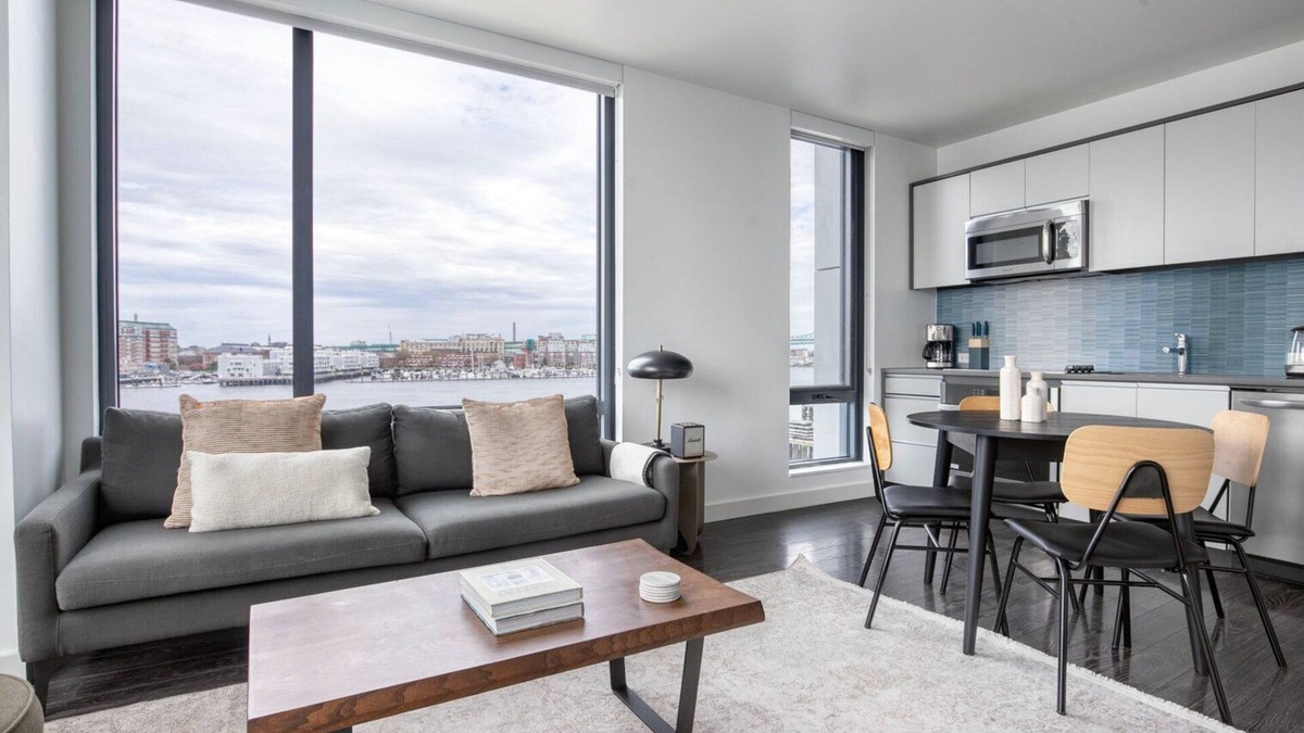 Central-Maverick Square - Paris Street Apartment | Blueground | Central-Maverick Square, pool, nr Boston Harbor