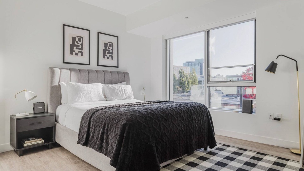 Central Square Apartment | Blueground | Central Sq, gym, nr bars & groceries