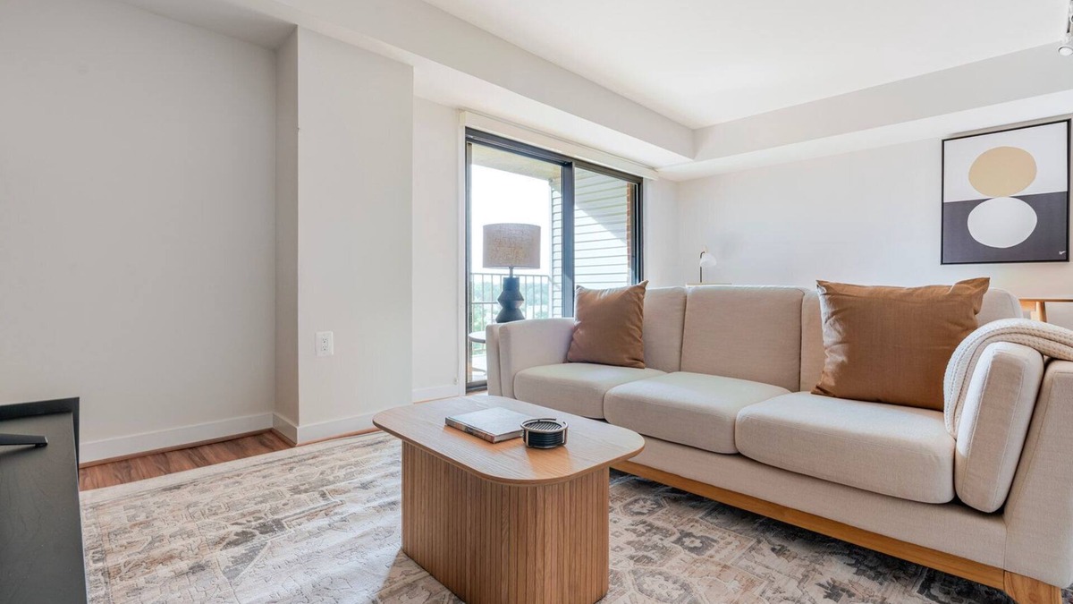 Court House Apartment | Blueground | Clarendon, fitness center, nr Arlington Cemetery