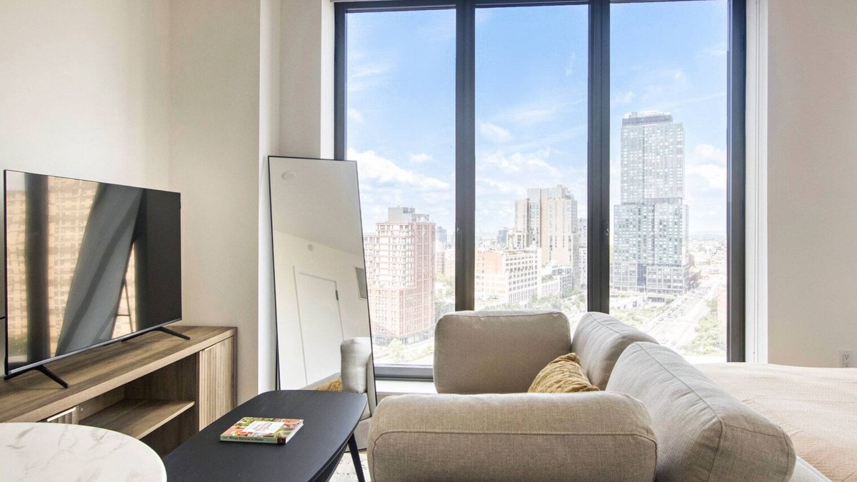 Clinton Hill Apartment | Blueground | Clinton Hill, rooftop pool, nr Pratt Institute
