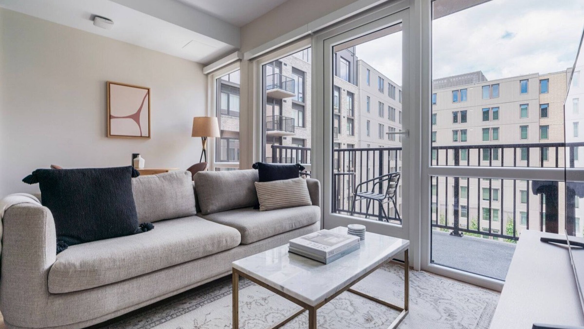 Columbia Heights Apartment | Blueground | Columbia Heights, pool, nr Meridian Hill Park
