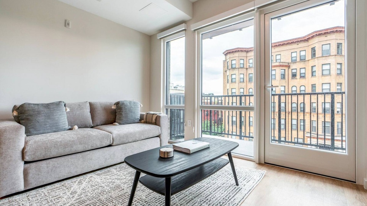 Columbia Heights Apartment | Blueground | Columbia Heights, rooftop pool, nr Meridian Hill Park