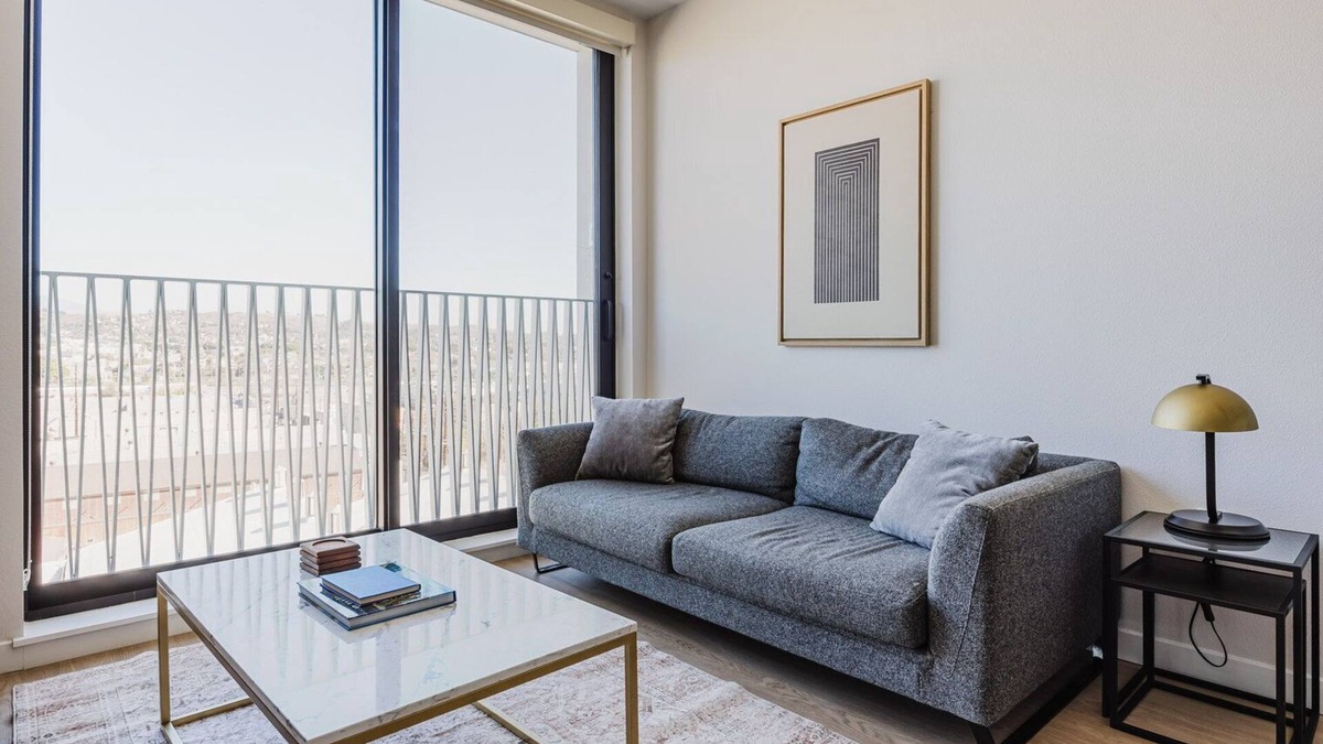 Chinatown Apartment | Blueground | Downtown, elevator, nr parks