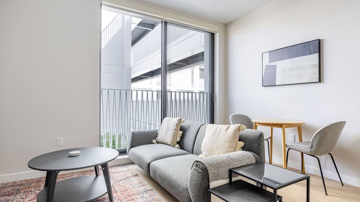 Chinatown Apartment | Blueground | Downtown, elevator, nr parks