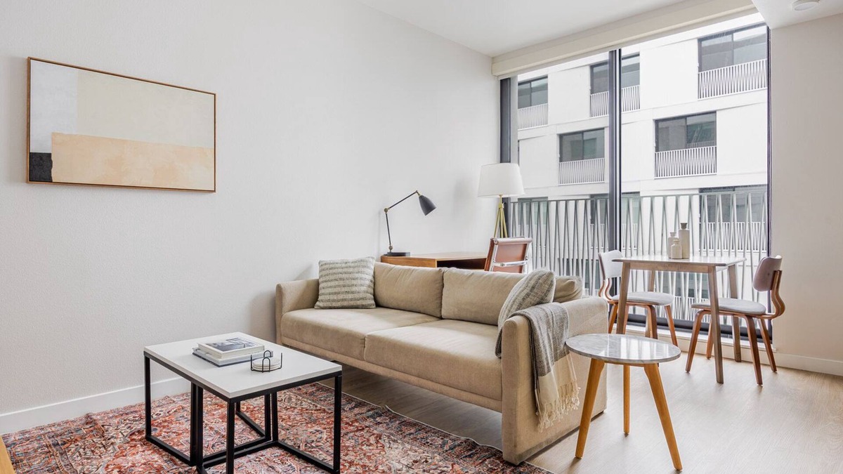 Chinatown Apartment | Blueground | Downtown, elevator, nr parks