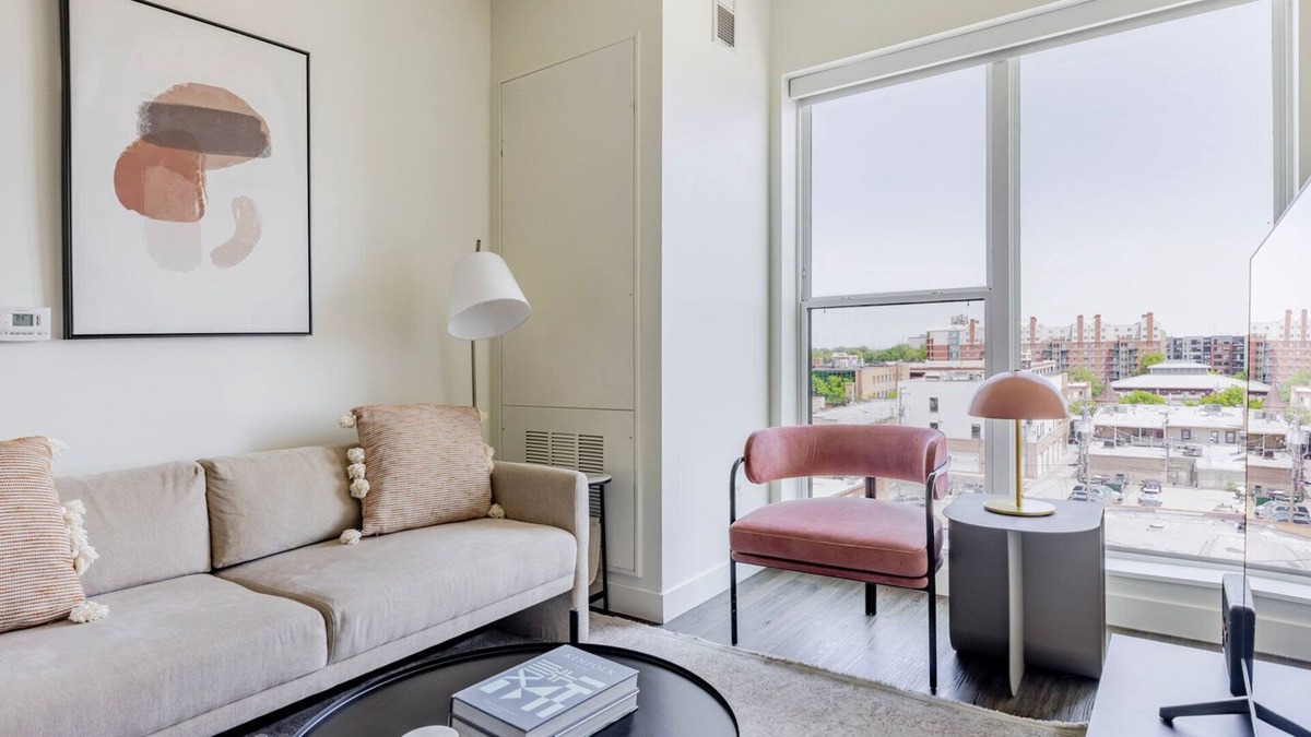Elmhurst Apartment | Blueground | Elmhurst, pool, nr Elmhurst Art Museum
