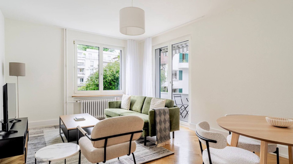 Enge Apartment | Blueground | Enge, balcony, nr Lake Zürich