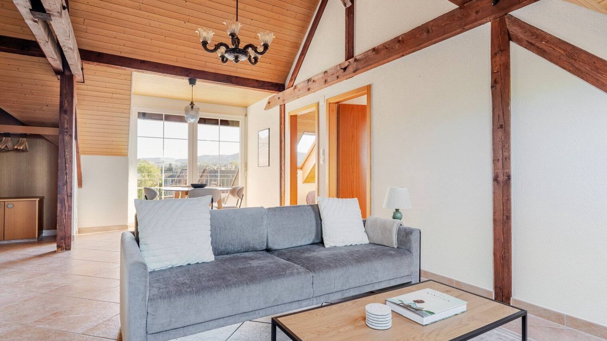 Enge Apartment | Blueground | Enge, balcony, nr Lake Zurich