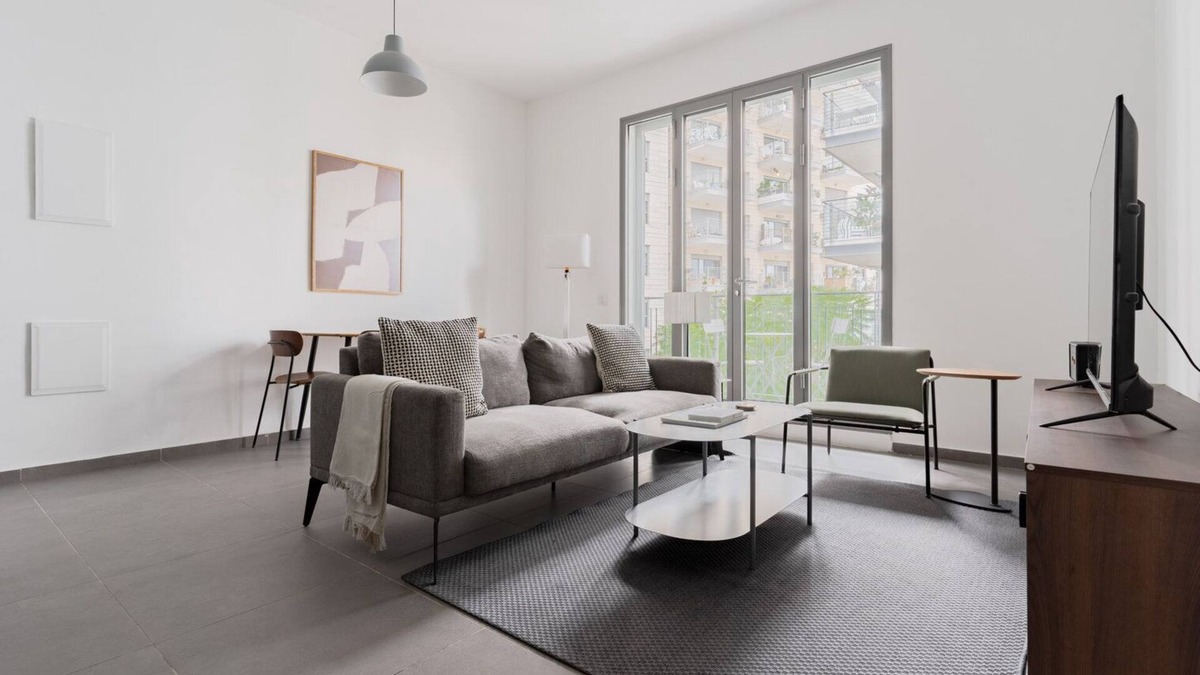 Florentin Apartment | Blueground | Florentin, Historical, Balcony (TLV-24)