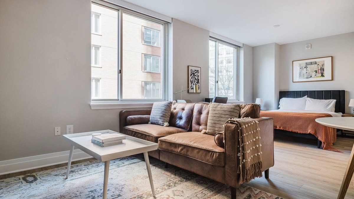 Foggy Bottom Apartment | Blueground | Foggy Bottom studio apartment
