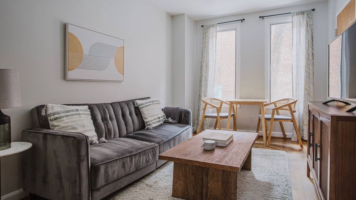 Georgetown Apartment | Blueground | Georgetown, AC & w/d, walk to shops