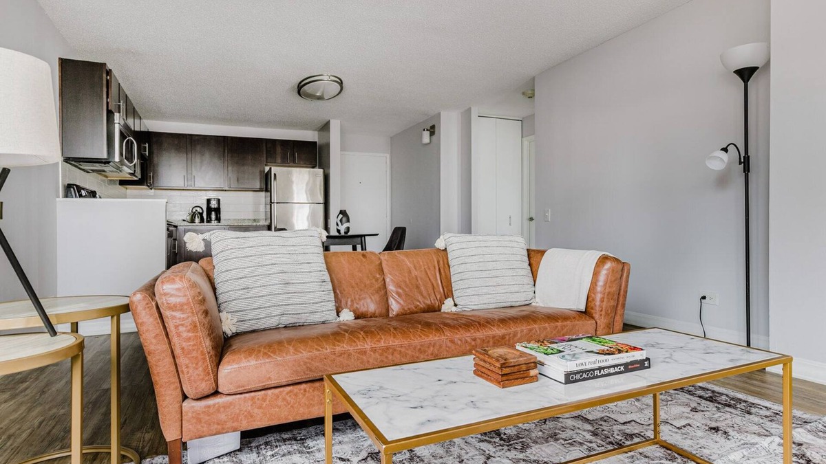 Rush and Division Apartment | Blueground | Gold Coast, AC, nr Hancock Center