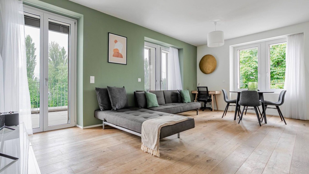Hoengg Apartment | Blueground | Höngg, balcony, nr Uetliberg