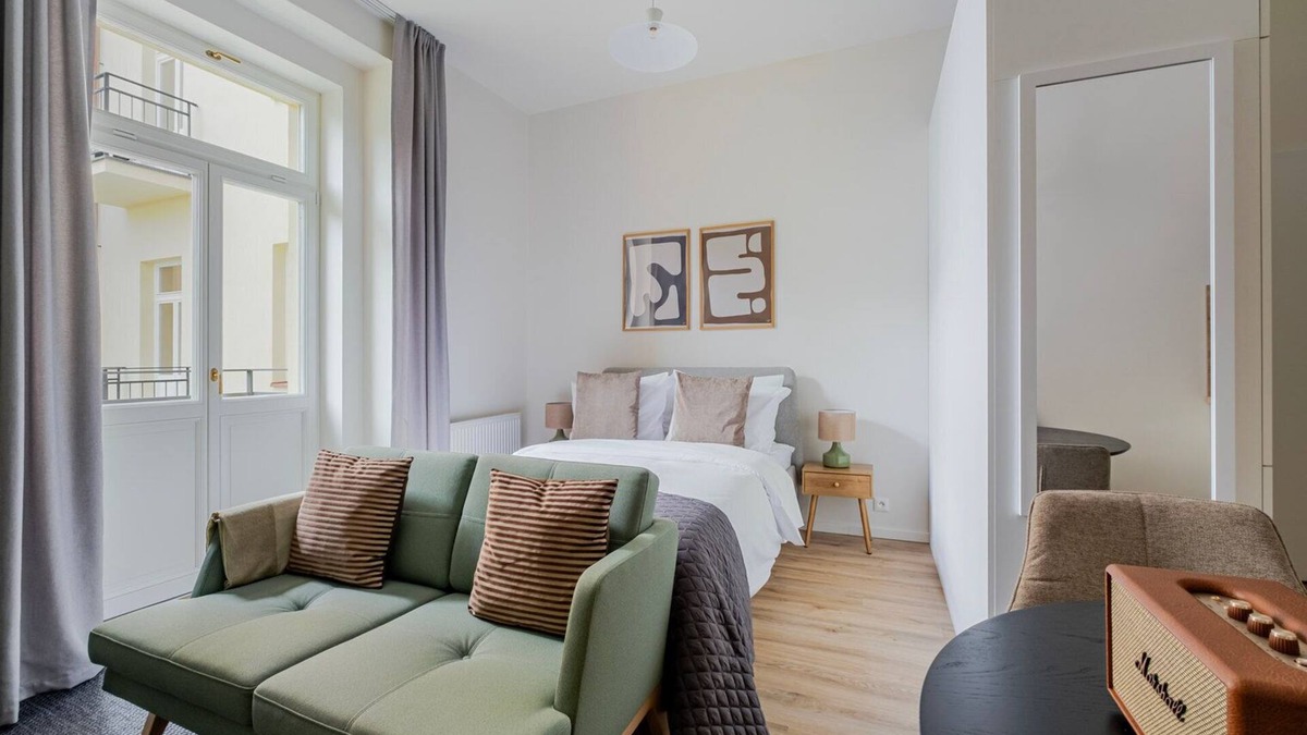 Prague 7 Apartment | Blueground | Holešovice, balcony, nr Vltava (PRG-61)