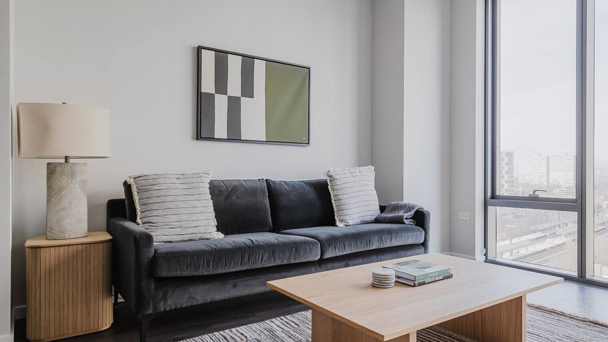 East Hyde Park Apartment | Blueground | Hyde Park, AC, w/d, nr museum