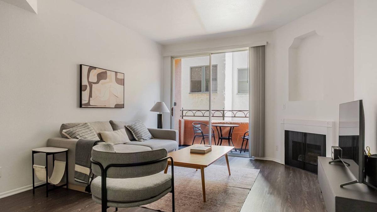 La Brea Apartment | Blueground | La Brea, rooftop, nr La Brea Tar Pits