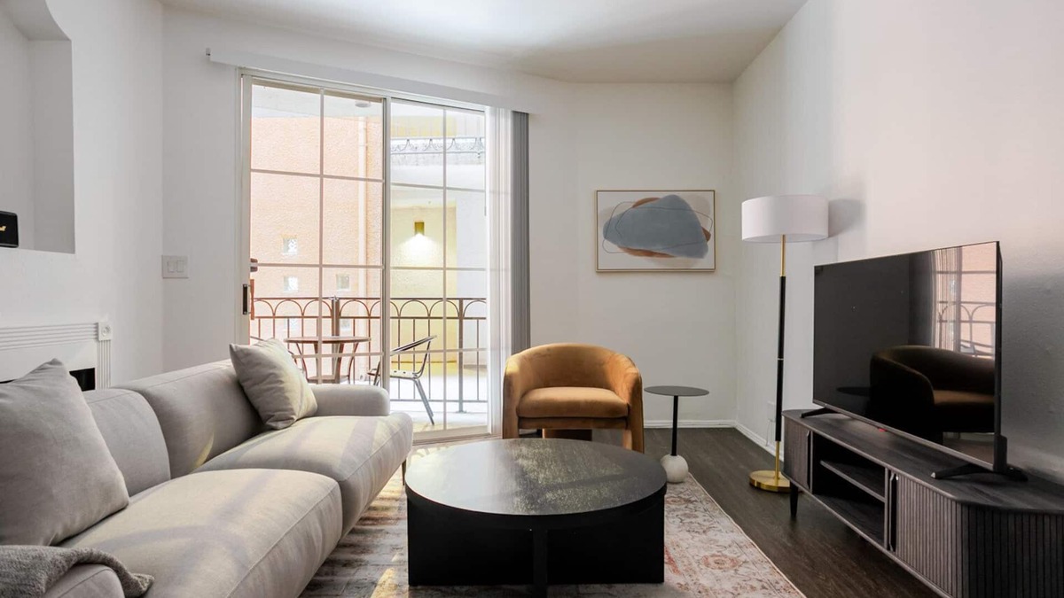 La Brea Apartment | Blueground | La Brea, rooftop, nr The Grove