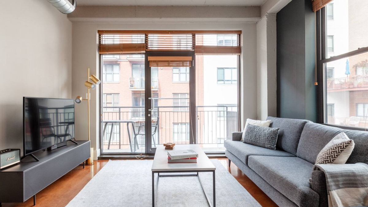Logan Circle Apartment | Blueground | Logan Circle, rooftop, nr Dupont Circle