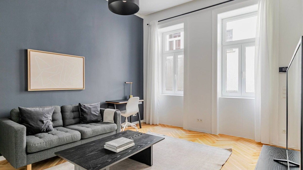 Hundsturm Apartment | Blueground | Margareten, elevator, nr Naschmarkt